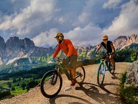 A legjobb elektromos kerékpárok (2026): összteleszkópos, mountain bike és összecsukható modellek. Melyik a legerősebb?