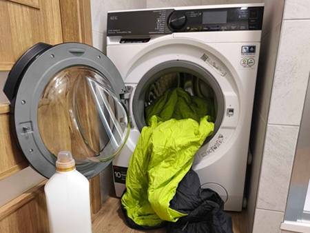 Jak vyprat spacák: Praktický návod pro péřové i syntetické spacáky
