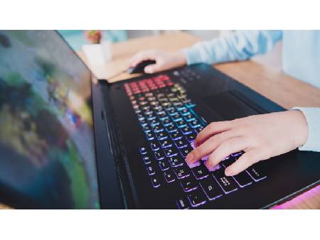 A legjobb gamer laptopok 300 000 - 500 000 Ft között (2026)