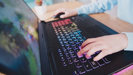 A legjobb gamer laptopok 300 000 - 500 000 Ft között (2026)