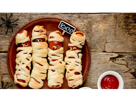 Jaké halloweenské jídlo připravit? Inspirujte se 15+ recepty na jednohubky, muffiny a jiné občerstvení