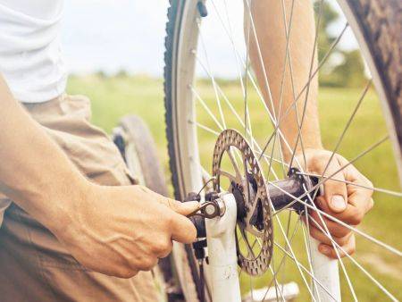 Reparații esențiale pentru bicicleta ta: Totul despre întreținerea lanțului și reglarea frânei sau schimbătorului