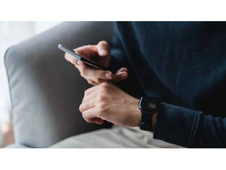 Hogyan csatlakoztasd egyszerűen az okosórát a mobiltelefonhoz?