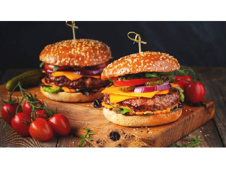 Grill hamburger házilag: hamburger buci és húspogácsa recept