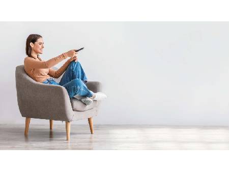 Javasolt TV-nézési távolság: milyen messze kell ülni a TV-től?