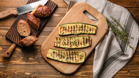 Grilovaná cuketa: Jednoduchý recept na zdravú pochúťku