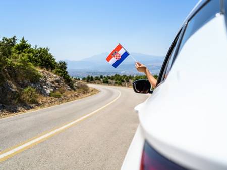 Cesta do Chorvatska autem: Poradíme s nejlepší trasou, dálničními známkami i ostatními poplatky