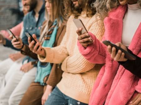 Nejlepší mobily současnosti (Samsung, iPhone, Xiaomi a další)