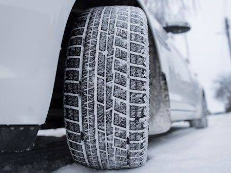 Cele mai bune anvelope de iarnă. Testul ADAC: TOP modele pe ploaie, zăpadă și polei