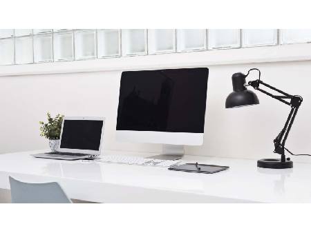 Egy, két vagy több monitor csatlakoztatása laptophoz