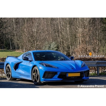 REVELL Plastic ModelKit auto 07714 Corvette C8 Coupé 1:25