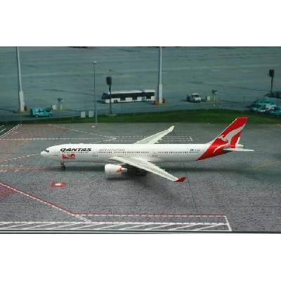 Phoenix A330-303 Qantas Airways 2010s Colors 1:400