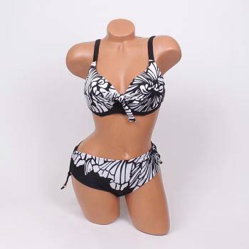 Image 1 of Ефектен дамски бански в черно и бяло - чашка d