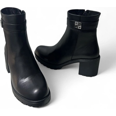 КОМФОРТНИ ДАМСКИ БОТИ ОТ ЕСТЕСТВЕНА КОЖА В ЧЕРЕН ЦВЯТ СЪС СТИЛЕН АКСЕСОАР