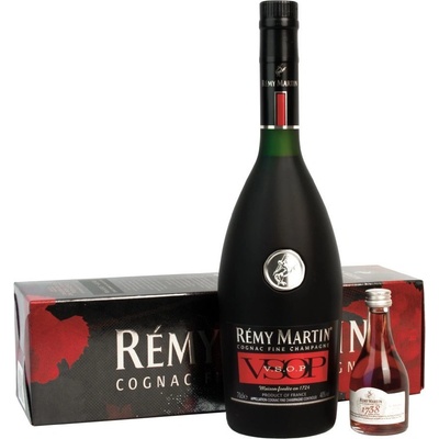 Rémy Martin VSOP 40% 0,7 l (čistá fľaša)