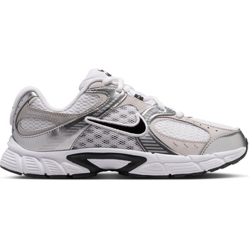 Nike Юношески обувки Nike V5 RNR Shoes Juniors - Wht/Blk/Grey