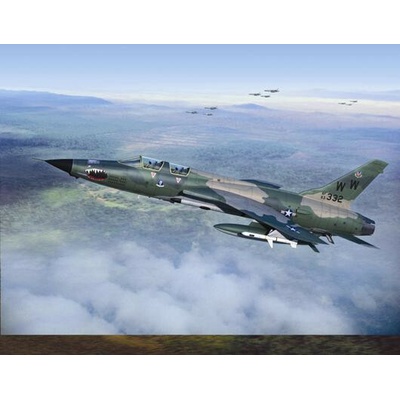 Trumpeter Republic F-105G Wild Weasel Thunderchief 1:72