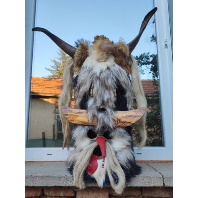 Кукерска маска-уникат