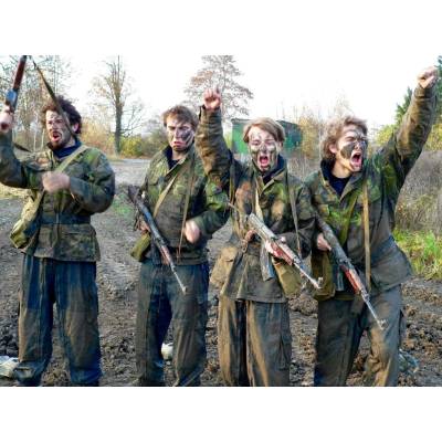 Army drill - vojákem na zkoušku - Doručení e-mailem zdarma a hned