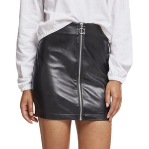 Urban classics Дамска пола URBAN CLASSICS - Faux Leather - черна - TB2370