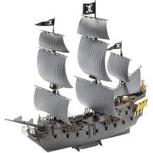 Revell Model lode stavebnica černá Pearl 05499 1:150