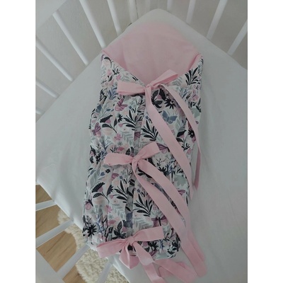 HANDMADE Zavinovačka motýle a kvety bledoružová