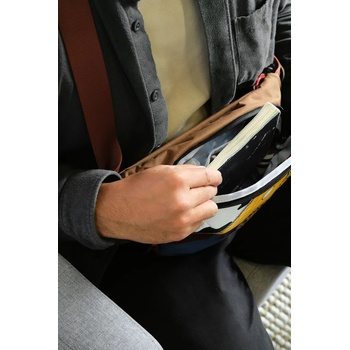 Orbitkey Чанта за през рамо Orbitkey Disney Sling 4 L x Woody (BUS1.WDY.509)