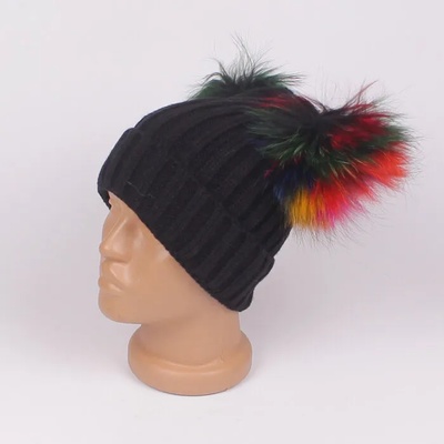 Черна зимна плетена шапка с цветни преливащи помпони