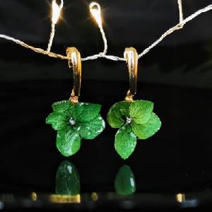 Meganflo Висящи обеци зелена хортензия - meganflo - 55,00 лв