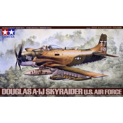 Tamiya Douglas A-1J Skyraider USAF 1:48