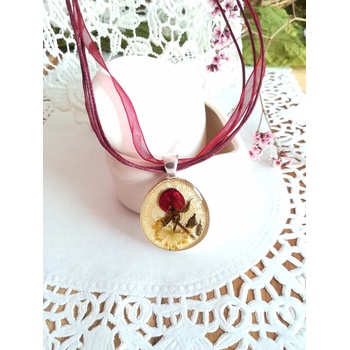 Meganflo Пъпка от роза в медальон