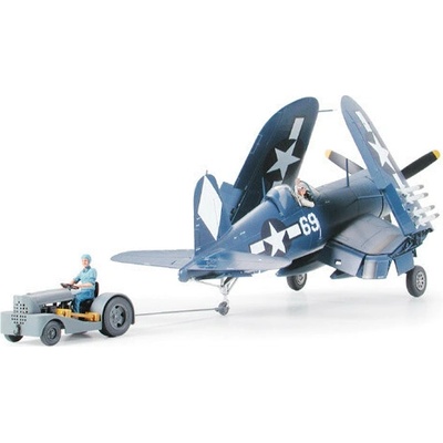 Tamiya F4U-1D Corsair with Moto-Tug 1:48