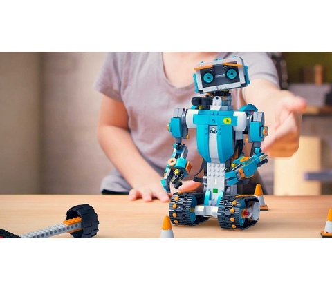 LEGO® BOOST 17101 Creative Toolbox