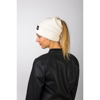 VFstyle Pletená čiapka na culík Elegant krémová