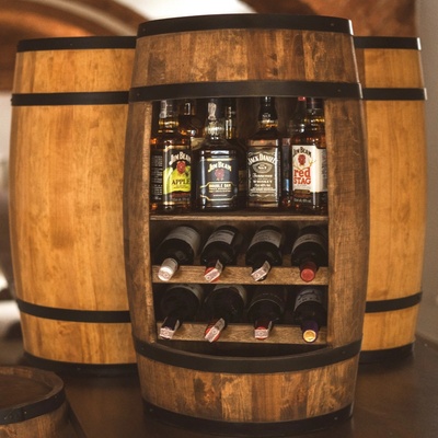 Creative Cooper Stojan na víno, dřevěný stojan na víno, dřevěný sud, výška 80 cm wenge – Sleviste.cz