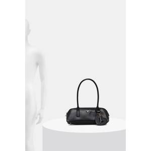 GUESS чанта тип багета дамска от имитация на кожа ISOBEL (HWBG99.32080) - answear - 154,49 лв