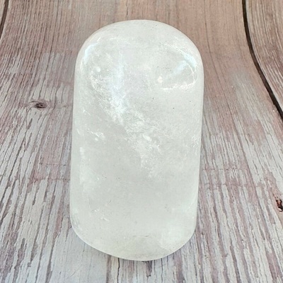 Nefertitis Křišťál freeform 10 NF56042 - cca 6,9 x 4,2 cm, 210 g