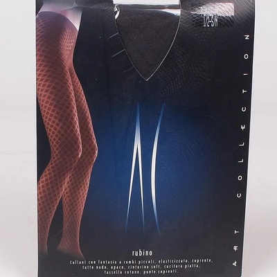 Дамски чорапогащник в цвят pomice с малки фигури