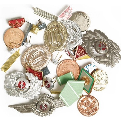 Armáda NVA/DDR Odznaky NVA sortiment 50 ks