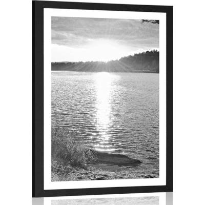 Plakát s paspartou západ slunce nad jezerem v černobílém provedení - 40x60 no frame