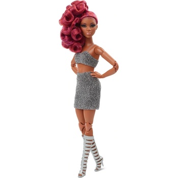 Barbie Basic Petite s copom