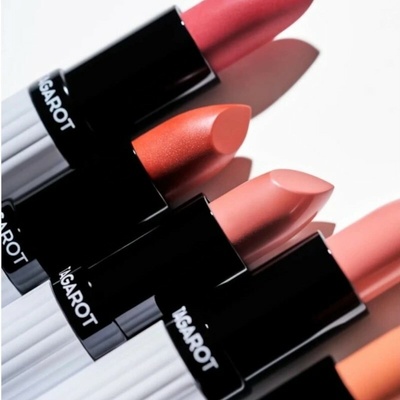 Und Gretel Přírodní vyživující rtěnka Tagarot Rosé 01 3,5 g