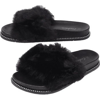 Дамски чехли в черно с пухче