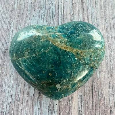 Nefertitis Apatit srdce Madagaskar APA8 č. 8 NF61137 - cca 8,3 x 7 cm, 307 g