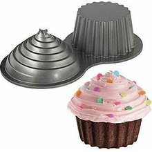 Wilton Forma obrovský cupcake tortová forma 39x21x9 cm 2,4 l