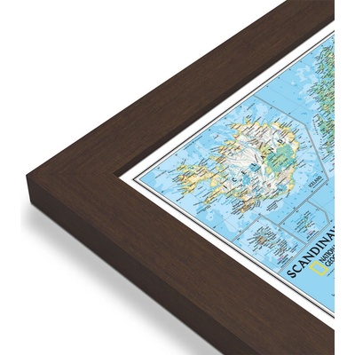 National Geographic Skandinávie a Island - nástěnná mapa Classic 60 x 75 cm Varianta: mapa v dřevěném rámu, Provedení: Pegi skořice