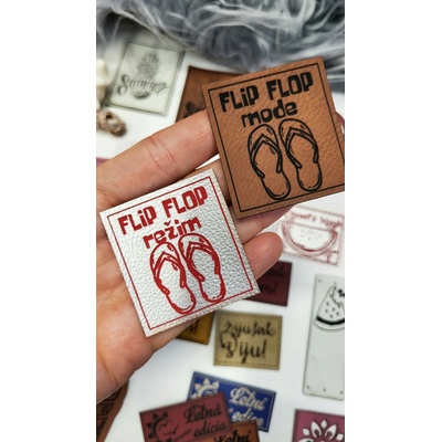 Koženkový štítok FLIP FLOP režim Materiál/farba: LASER Surová koža/čierna