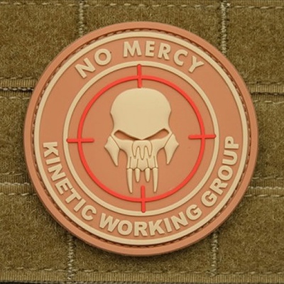 JACKETS TO GO Nášivka NO MERCY - KINETIC GROUP plast DESERT