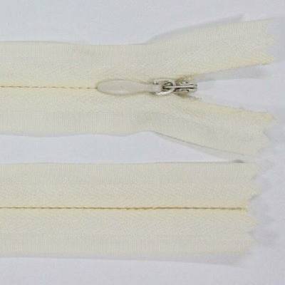 Zip skrytý 3mm délka 60cm, barva 103