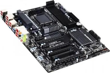 GIGABYTE GA-990FXA-UD3